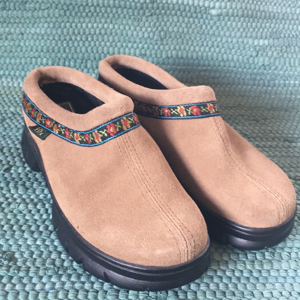 BRAND NEW!!!!  Daniel Green Suede Clogs